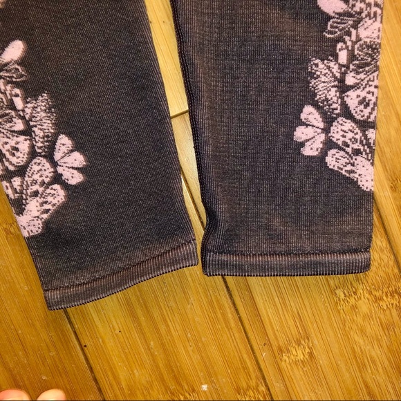 Fabletics Mid-Rise Purple Butterfly 7/8 Leggings - Picture 12 of 13